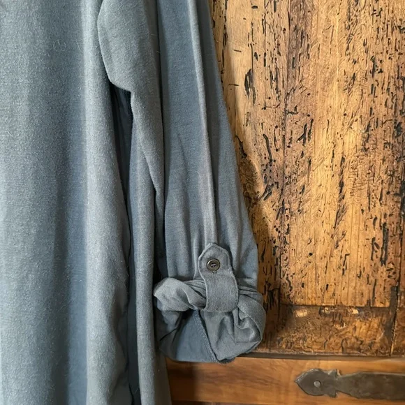 Elbow sleeve length grey top with spilt sheer back. - Picture 2 of 5